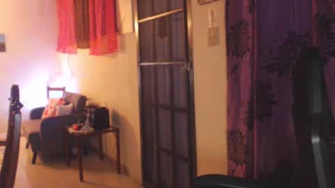 Snapshot of toni2814 chatting on January 5, 1:56 am Antonio online show from January 5, 1:56 am