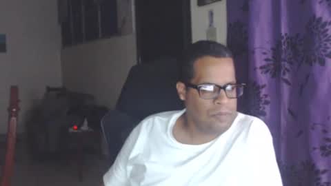 Snapshot of toni2814 chatting on February 6, 2:33 am Antonio online show from February 6, 2:33 am