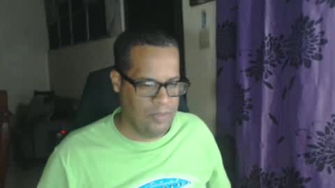 Snapshot of toni2814 chatting on February 26, 2:37 am Antonio online show from February 26, 2:37 am