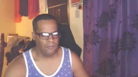Snapshot of toni2814 chatting on September 30, 2:27 am Antonio online show from September 30, 2:27 am