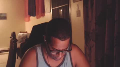 Snapshot of toni2814 chatting on October 25, 2:19 am Antonio online show from October 25, 2:19 am