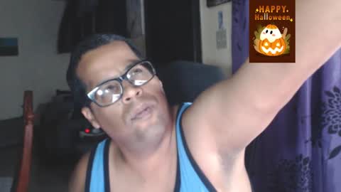 Snapshot of toni2814 chatting on October 29, 2:25 am Antonio online show from October 29, 2:25 am