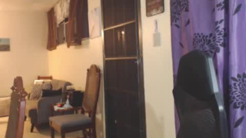 Snapshot of toni2814 chatting on November 9, 2:10 am Antonio online show from November 9, 2:10 am