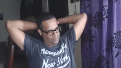 Snapshot of toni2814 chatting on November 12, 2:23 am Antonio online show from November 12, 2:23 am