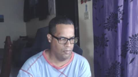 Snapshot of toni2814 chatting on November 14, 2:54 am Antonio online show from November 14, 2:54 am