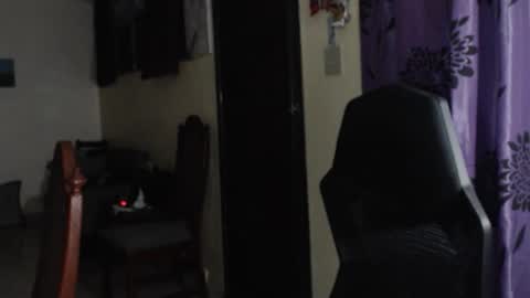 Snapshot of toni2814 chatting on November 20, 2:23 am Antonio online show from November 20, 2:23 am