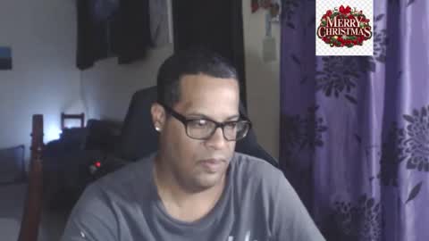 Snapshot of toni2814 chatting on November 25, 2:22 am Antonio online show from November 25, 2:22 am