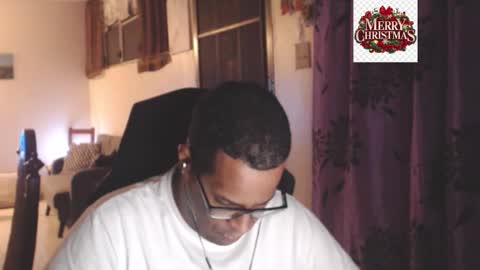 Snapshot of toni2814 chatting on November 26, 2:23 am Antonio online show from November 26, 2:23 am