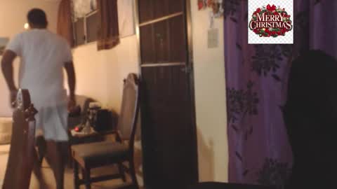 Snapshot of toni2814 chatting on November 28, 2:47 am Antonio online show from November 28, 2:47 am