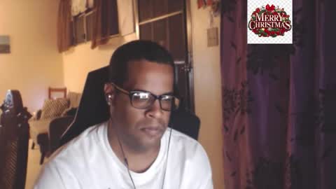 Snapshot of toni2814 chatting on December 2, 2:17 am Antonio online show from December 2, 2:17 am