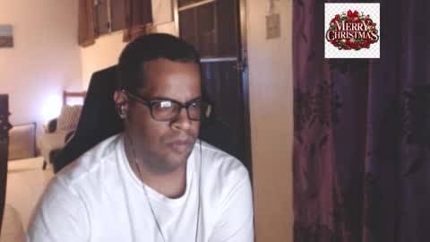 Snapshot of toni2814 chatting on December 5, 2:42 am Antonio online show from December 5, 2:42 am