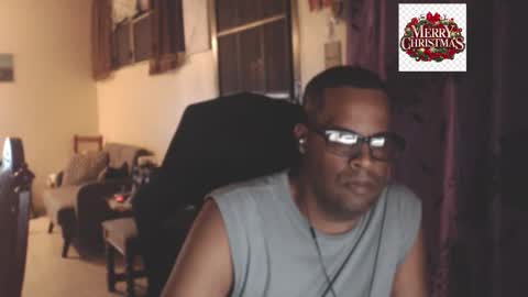 Snapshot of toni2814 chatting on December 15, 2:05 am Antonio online show from December 15, 2:05 am