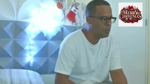 Snapshot of toni2814 chatting on December 16, 2:22 pm Antonio online show from December 16, 2:22 pm