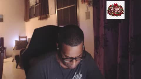 Snapshot of toni2814 chatting on December 18, 2:28 am Antonio online show from December 18, 2:28 am