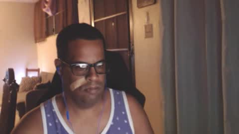 Snapshot of toni2814 chatting on January 7, 2:03 am Antonio online show from January 7, 2:03 am