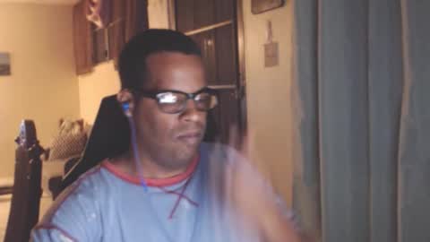 Snapshot of toni2814 chatting on January 9, 2:14 am Antonio online show from January 9, 2:14 am