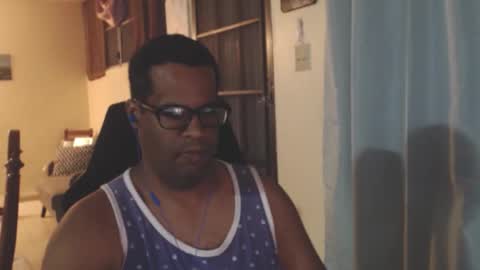 Snapshot of toni2814 chatting on January 12, 2:06 am Antonio online show from January 12, 2:06 am