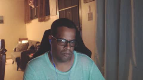 Snapshot of toni2814 chatting on January 13, 2:28 am Antonio online show from January 13, 2:28 am