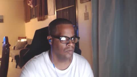 Snapshot of toni2814 chatting on January 17, 3:00 am Antonio online show from January 17, 3:00 am