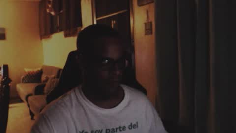 Snapshot of toni2814 chatting on February 1, 2:10 am Antonio online show from February 1, 2:10 am