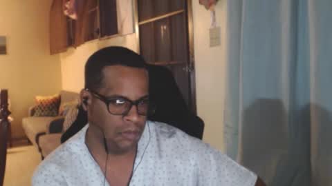 Snapshot of toni2814 chatting on February 4, 1:55 am Antonio online show from February 4, 1:55 am