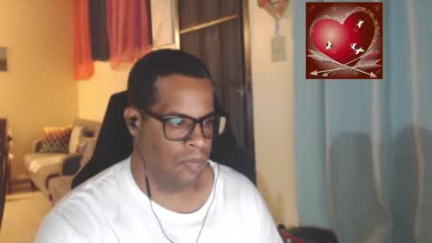 Snapshot of toni2814 chatting on February 14, 2:52 am Antonio online show from February 14, 2:52 am