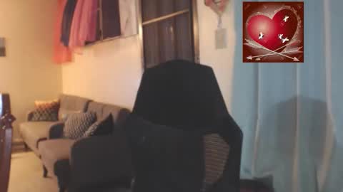 Snapshot of toni2814 chatting on February 15, 2:08 am Antonio online show from February 15, 2:08 am