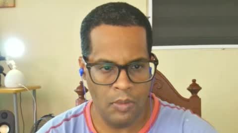 Snapshot of toni2814 chatting on February 15, 1:20 pm Antonio online show from February 15, 1:20 pm