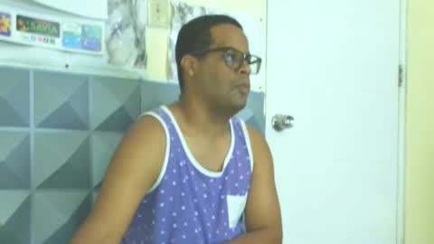 Snapshot of toni2814 chatting on February 16, 2:13 pm Antonio online show from February 16, 2:13 pm