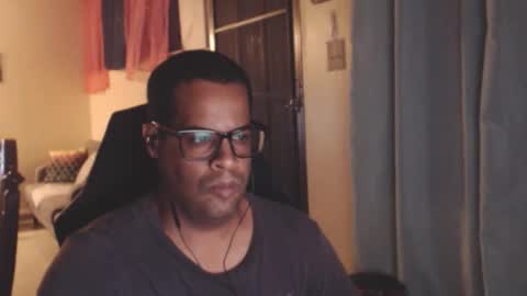 Snapshot of toni2814 chatting on February 17, 2:30 am Antonio online show from February 17, 2:30 am