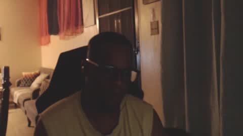 Snapshot of toni2814 chatting on February 23, 2:31 am Antonio online show from February 23, 2:31 am