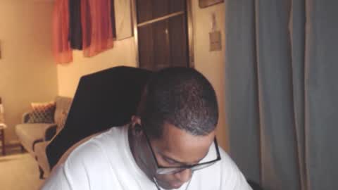 Snapshot of toni2814 chatting on March 1, 2:02 am Antonio online show from March 1, 2:02 am