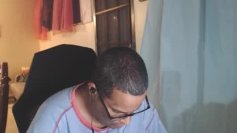 Snapshot of toni2814 chatting on March 4, 2:06 am Antonio online show from March 4, 2:06 am