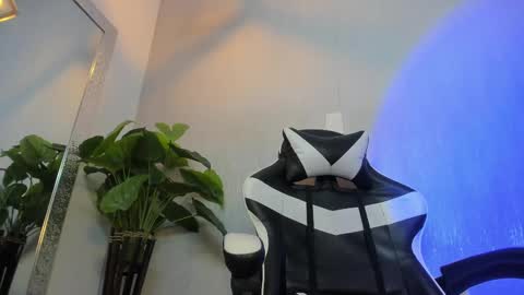 tonny_collins online show from November 23, 6:30 pm