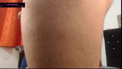 Snapshot of tonny_landri chatting on December 8, 6:11 am Tonny Landri online show from December 8, 6:11 am