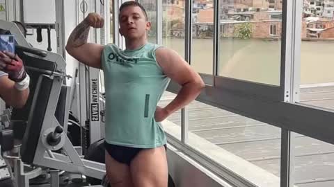 Snapshot of tonny_landri chatting on January 29, 5:51 am Tonny Landri online show from January 29, 5:51 am