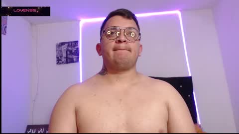 Snapshot of tonny_landri chatting on February 22, 6:17 am Tonny Landri online show from February 22, 6:17 am