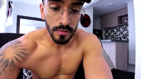 Snapshot of tony_muscle1 chatting on February 2, 9:56 pm tony muscle1 online show from February 2, 9:56 pm
