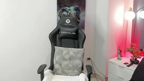 tony_petrov online show from October 22, 3:07 am