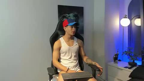 tony_petrov online show from November 24, 11:43 am