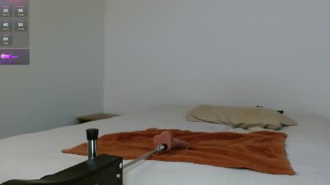 Snapshot of tonycrd chatting on November 22, 1:43 pm tonycrd online show from November 22, 1:43 pm