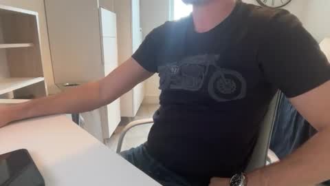 Snapshot of too_naughty chatting on November 18, 12:42 pm too_naughty online show from November 18, 12:42 pm