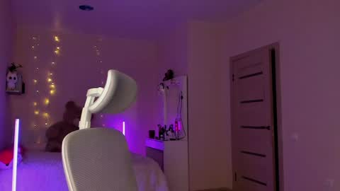 Snapshot of toohornyserj chatting on December 16, 9:20 pm toohornyserj online show from December 16, 9:20 pm