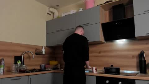 toohornyserj online show from November 7, 9:15 pm