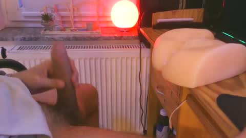 toohugeandstonedxoxo online show from October 17, 5:54 am