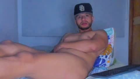 Snapshot of toonnydee chatting on December 6, 6:26 am Tony Dee online show from December 6, 6:26 am