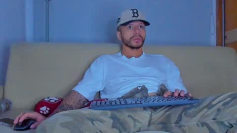 Snapshot of toonnydee chatting on January 14, 1:47 am Tony Dee online show from January 14, 1:47 am