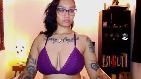 Snapshot of toothyy chatting on January 4, 11:27 pm toothyy online show from January 4, 11:27 pm