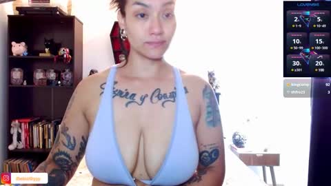 Snapshot of toothyy chatting on February 25, 2:44 pm toothyy online show from February 25, 2:44 pm