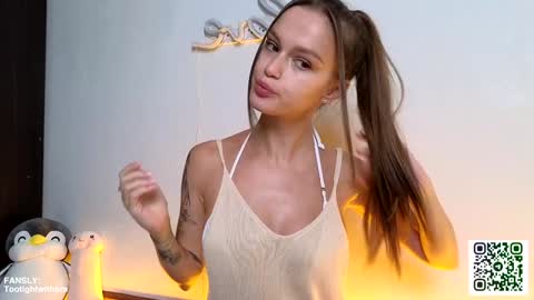 Snapshot of tootightwithbra chatting on January 10, 5:26 am Kira online show from January 10, 5:26 am